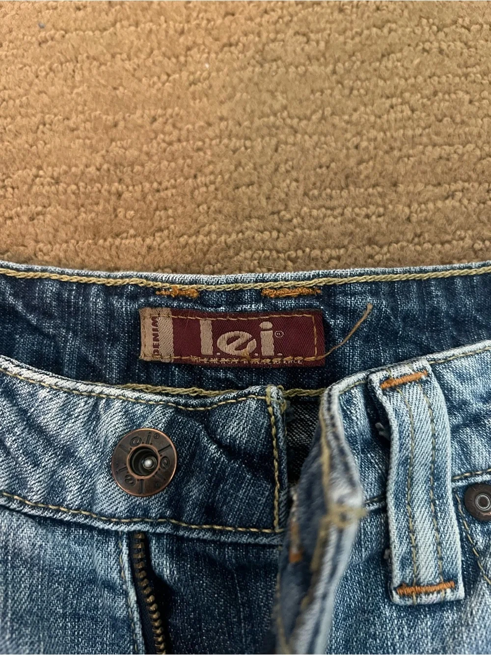 Vintage low waisted shorts - Picture 3 of 5